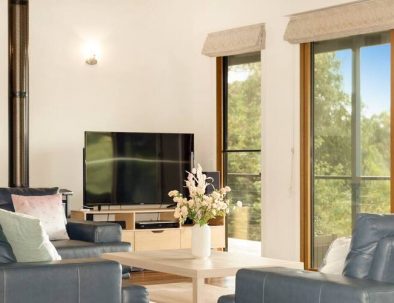 Entertaining with Netflix live TV video games